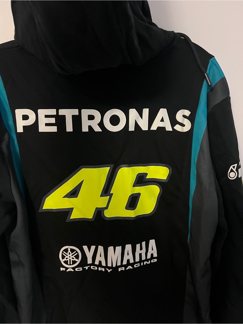 Valentino Rossi Petronas 46 Yamaha Racing Hoodie - Picture 4 of 4